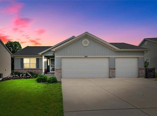 360 Huntleigh Pkwy, Wentzville, MO 63385