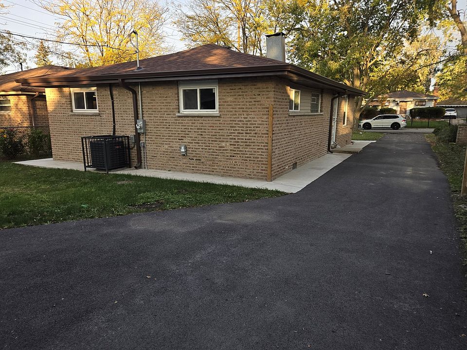 2nd image of 16118 Paulina St