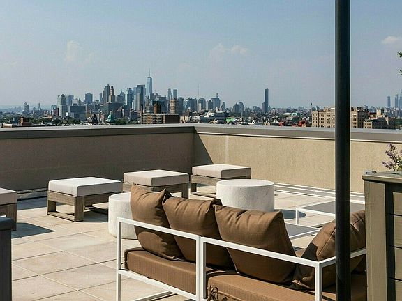 4th image of 1525 Bedford Ave #2