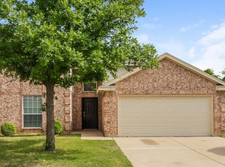 613 Mesa Vista Dr, Crowley, TX 76036