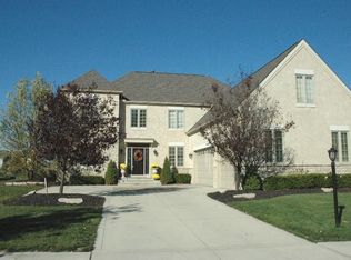 4239 Village Club Dr, Powell, OH 43065
