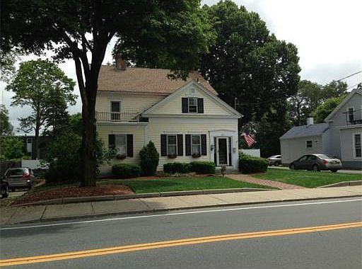1st image of 1577 Lonsdale Ave