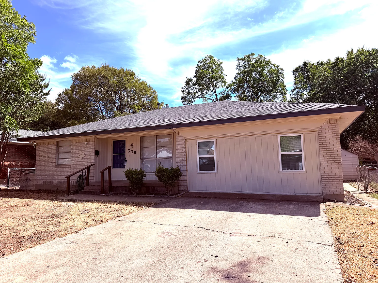 4 bed, 1852 sqft, $2,300 — Photo 2