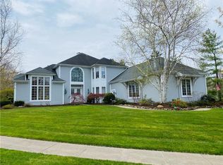 1227 Timber Ridge Dr, Erie, PA 16509