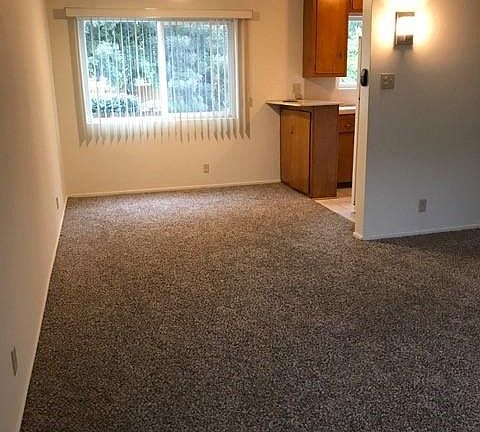 4th image of 16721 Sherman Way APT 8