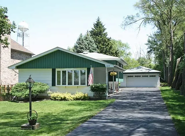 223 Highland Rd photo 1