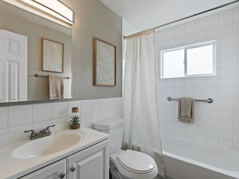 222 W 7th Ave #7 — Photo 13