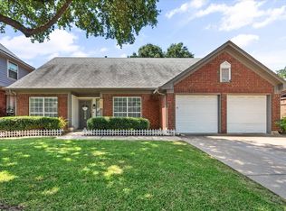 4208 Kelly Glenn Ln, Arlington, TX 76017