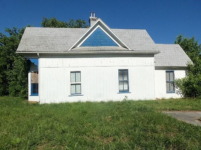 2nd image of 2552 S Main St