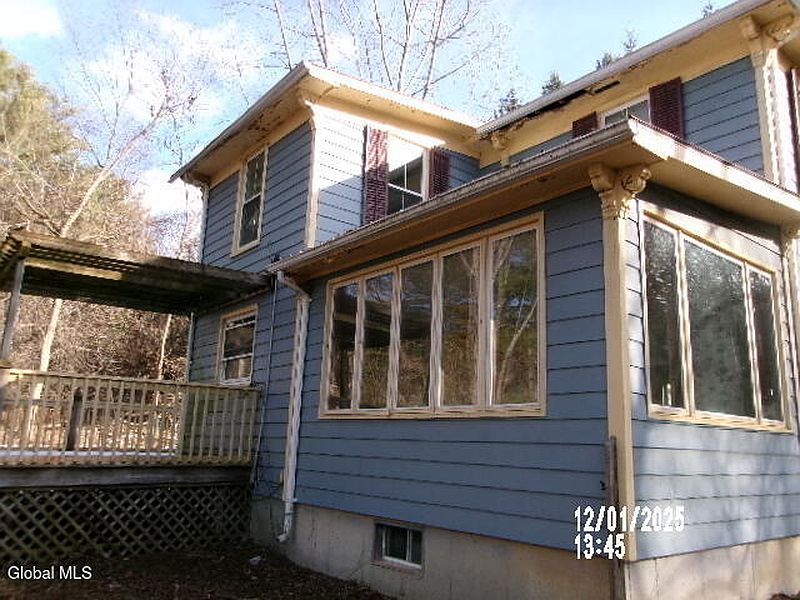 4th image of 219 Barton Hill Road