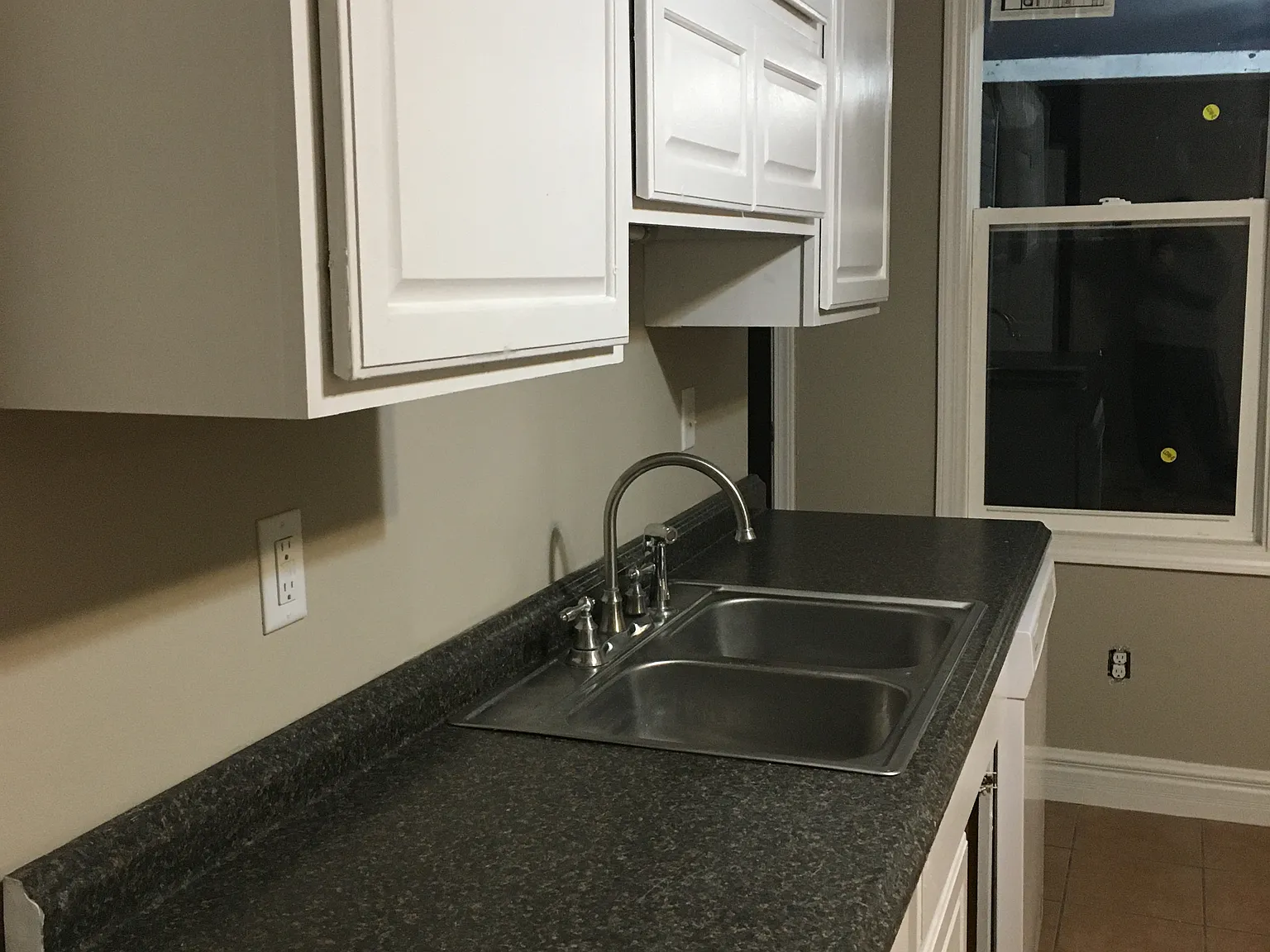 2 bed, 900 sqft, $1,377 — Photo 3