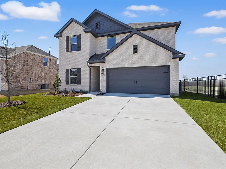 2238 Maple Ridge Dr — Photo 37