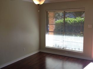 827 Bluewood Dr, Biloxi, MS 39532