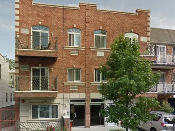 32-15 47th St #1F, Astoria, NY 11103