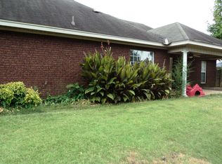 545 McRae Rd, Deatsville, AL 36022