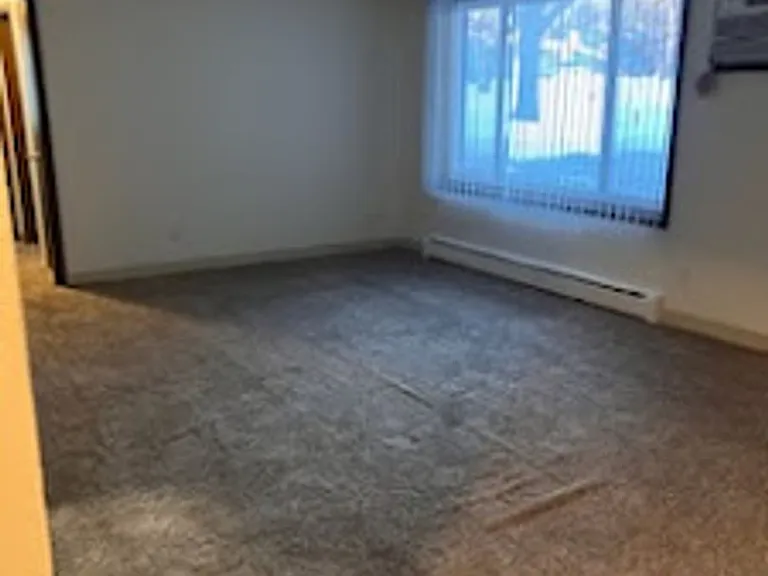Eagle Crest Apartments — Photo 25