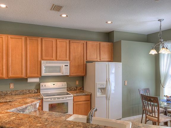 4th image of 10625 Ashford Oaks Dr