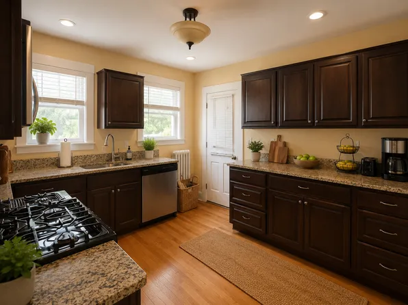 130 Chapman St, Watertown, MA 02472