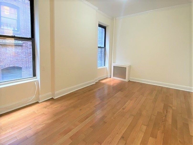 1st image of 688 10th Ave #3EE