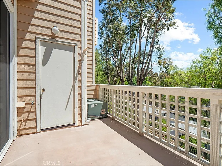 24514 McBean Pkwy — Photo 11