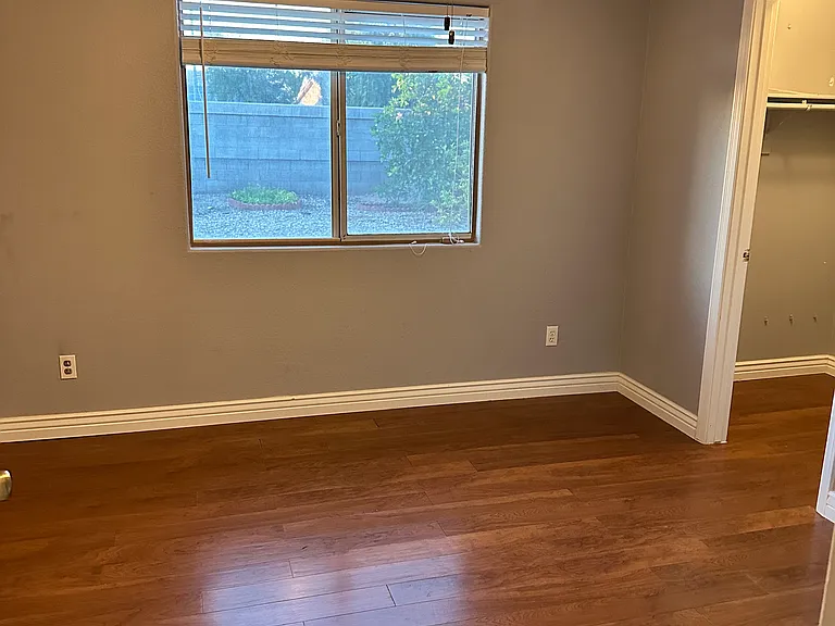 862 N John Way — Photo 14