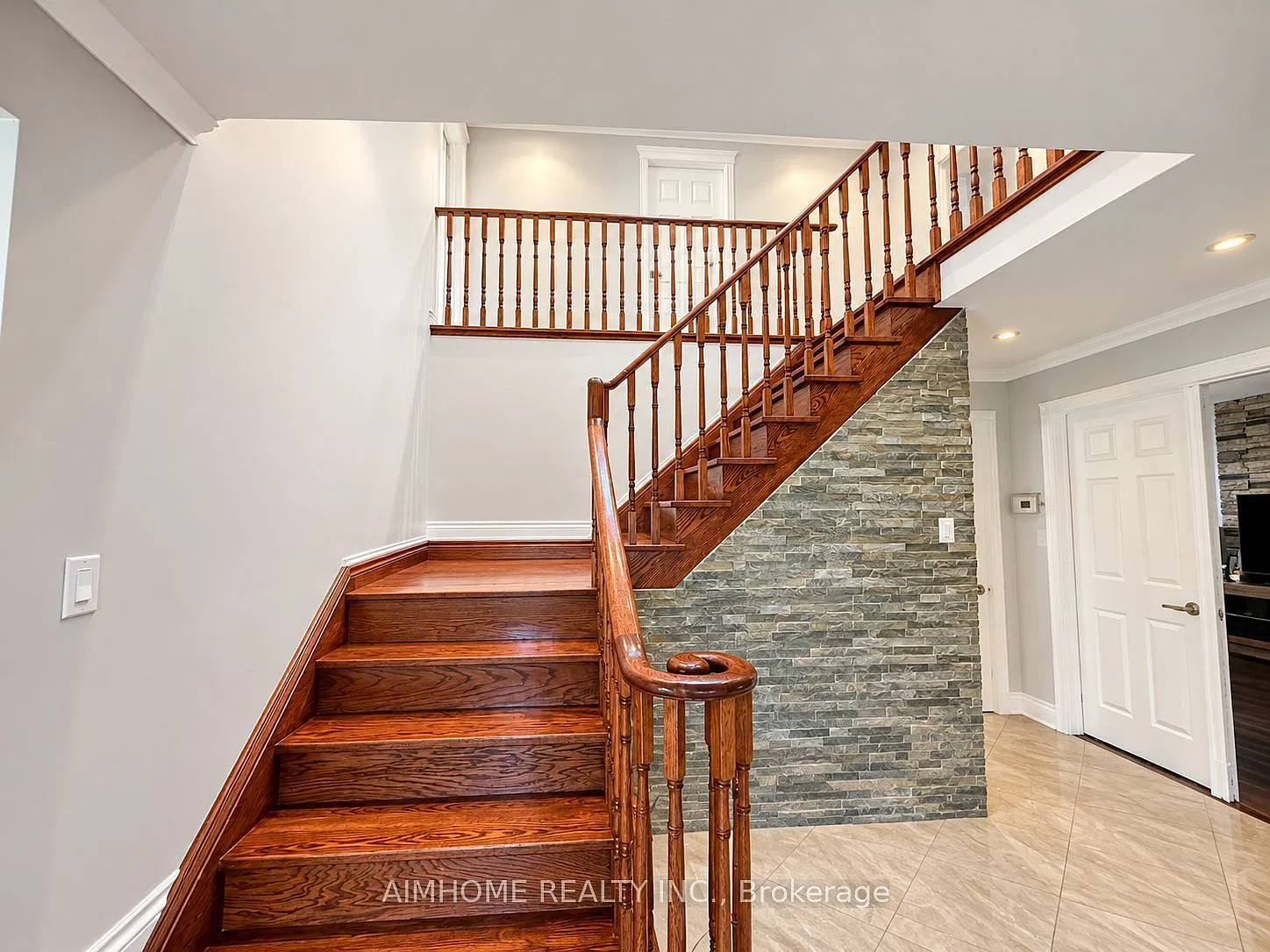 4 bed, $3,950 — Photo 3
