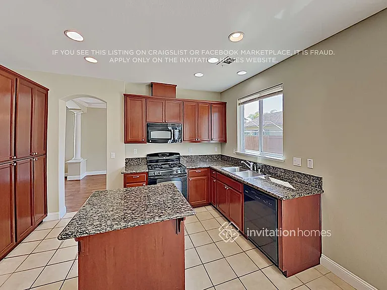 2380 Kelsey Ct — Photo 10