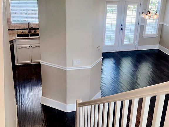 5th image of 1041 E Monticello Cir
