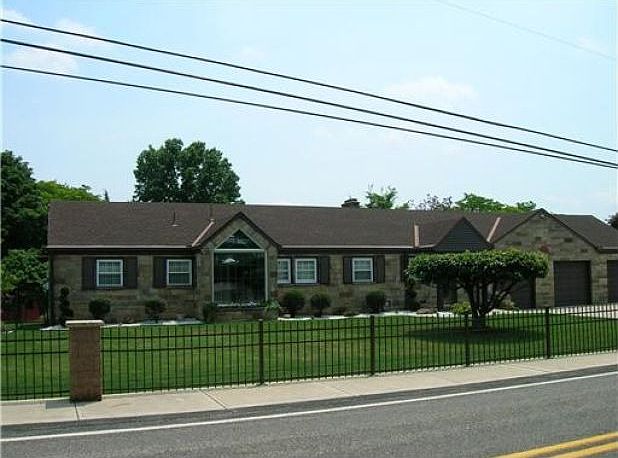 1st image of 341 Carpenter Ln