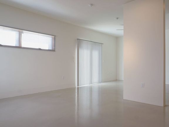 3rd image of 123 Morningside Dr SE #123
