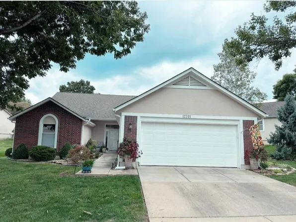 12201 Caenen Dr, Overland Park, KS 66213