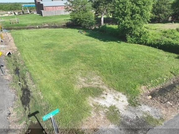 2nd image of 2380 Tuna Ln