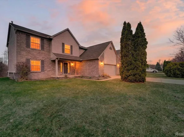 1029 White Trl, Wixom, MI 48393