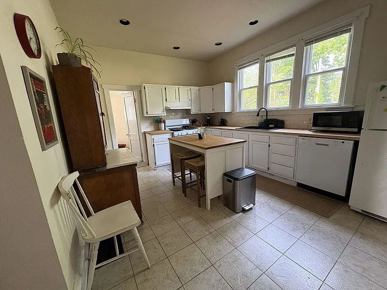 503 S Race St — Photo 8
