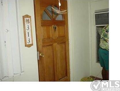 5th image of 110 Shore Ct APT 313-B