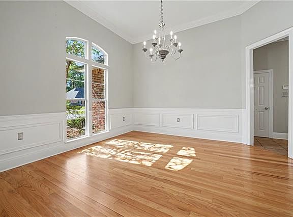 5th image of 1883 Logan Ln