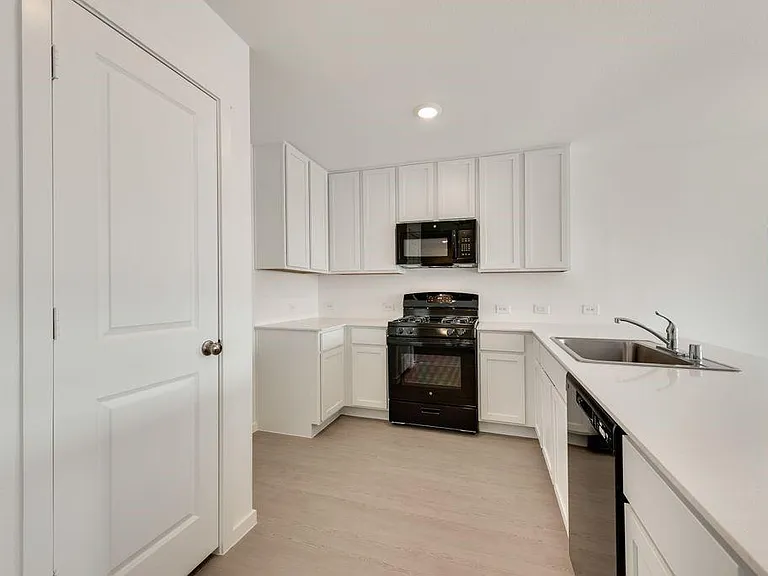 1271 Falcon Heights Dr — Photo 5