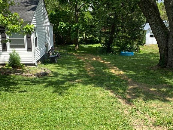 4th image of 710 Richardson Ln