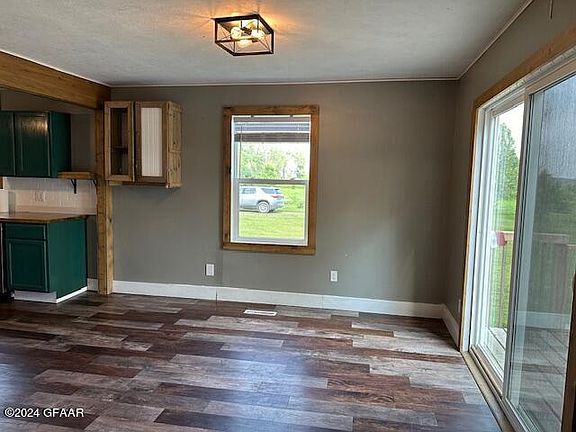 5th image of 2674 7th Ave NE
