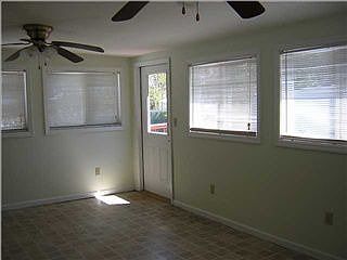 5th image of 40 Thomas Dr
