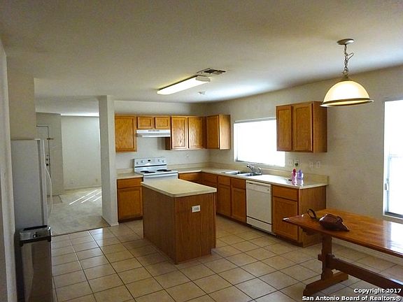 4th image of 6111 Regent Clf