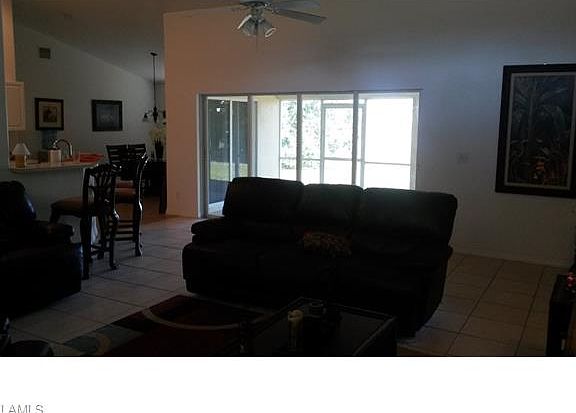 3rd image of 405 NW 3rd Ln