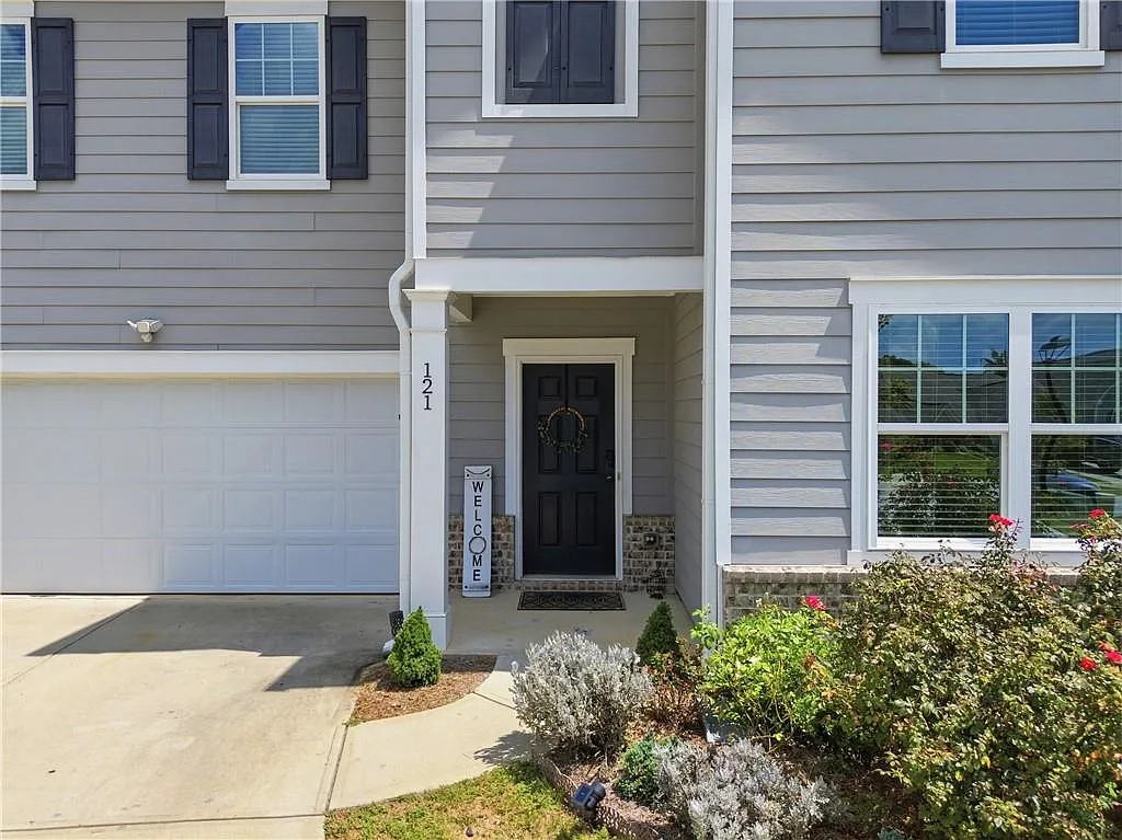 5 bed, 3.5 bath, 2792 sqft, $2,400 — Photo 4
