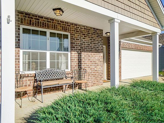 5th image of 946 London Ct
