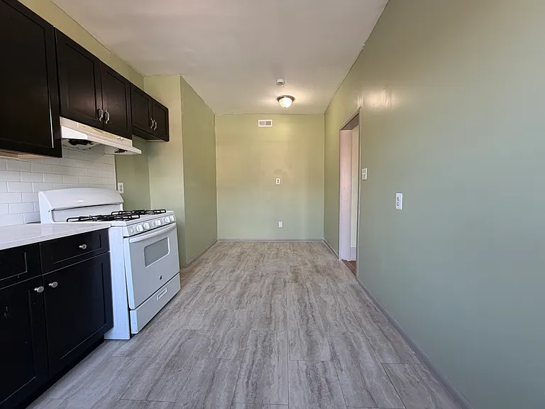 387 4th Ave #3A — Photo 7