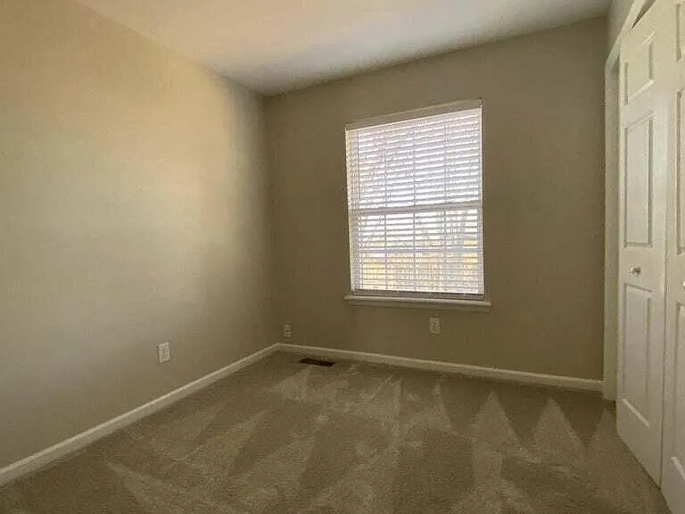 2052 Blackhorse Ln — Photo 10