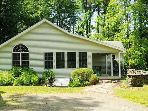 5th image of 8 Riverwoods Ln