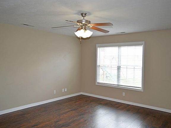 5th image of 4959 Imperial Dr