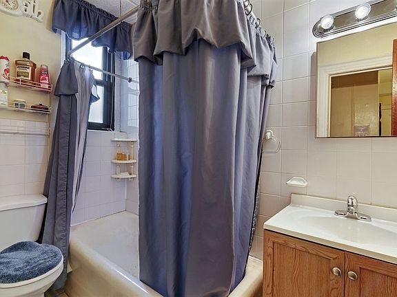 5th image of 345 Montgomery St APT 4O