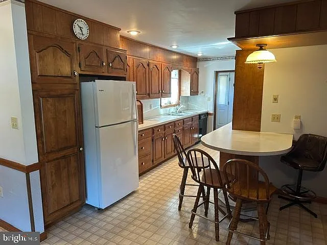 1463 Main St — Photo 10